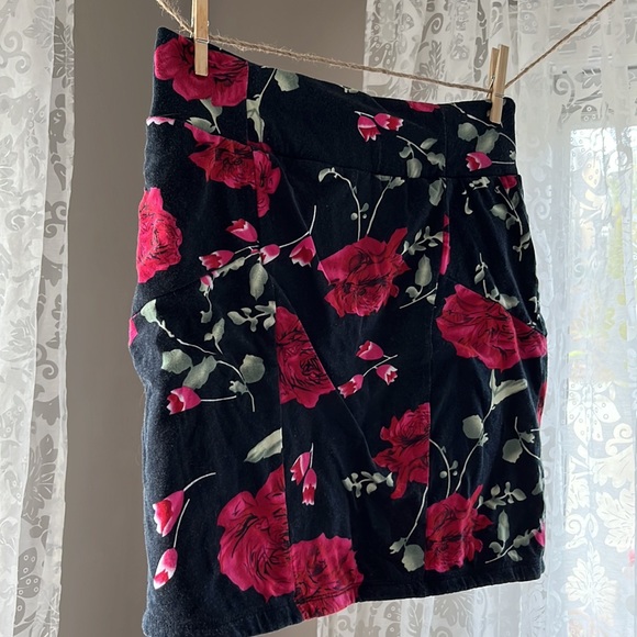 Rose Mini Skirt - Picture 2 of 2